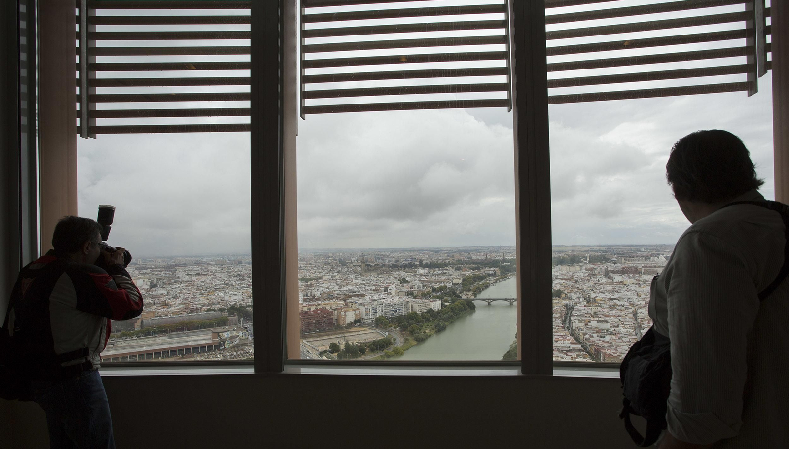 La visita a la planta con spa de la Torre Sevilla, en imágenes