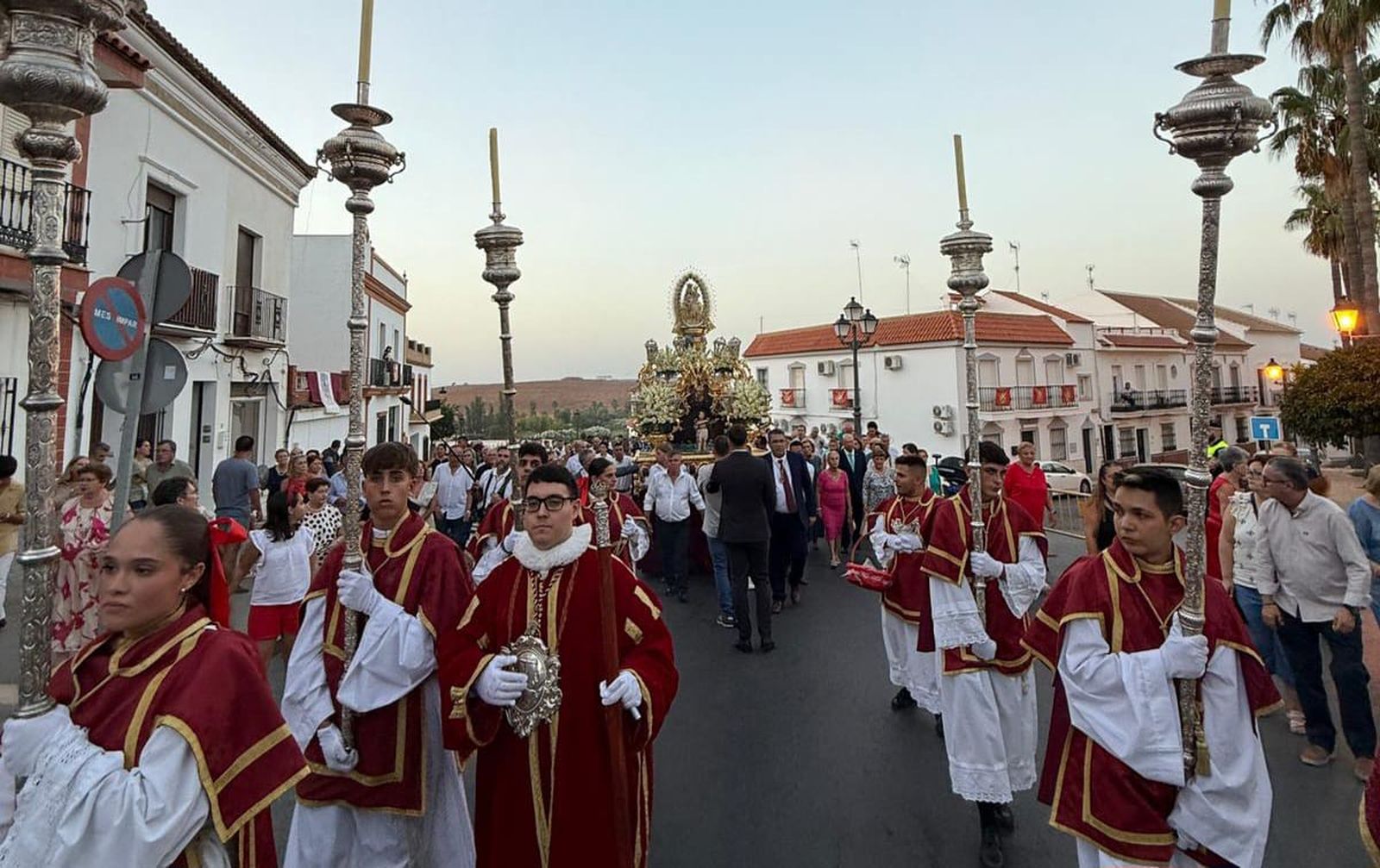Procesión en Palos de la Frontera de la Virgen de los Milagros.