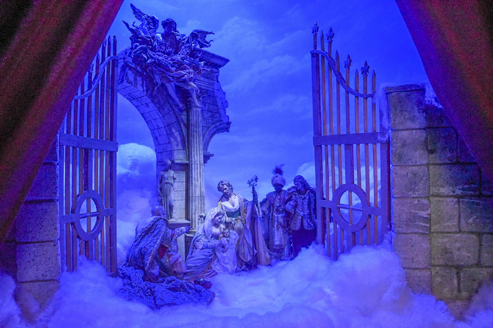 ASOC. CULTURAL PORTA COELI Lugar: c/ Rosario, 45 bajo Horano. Laborables: 11.00 h. a 13.30 h. / 17:30 h. a 20.00 h. Festivos: 11.00 h. a 13,30 h