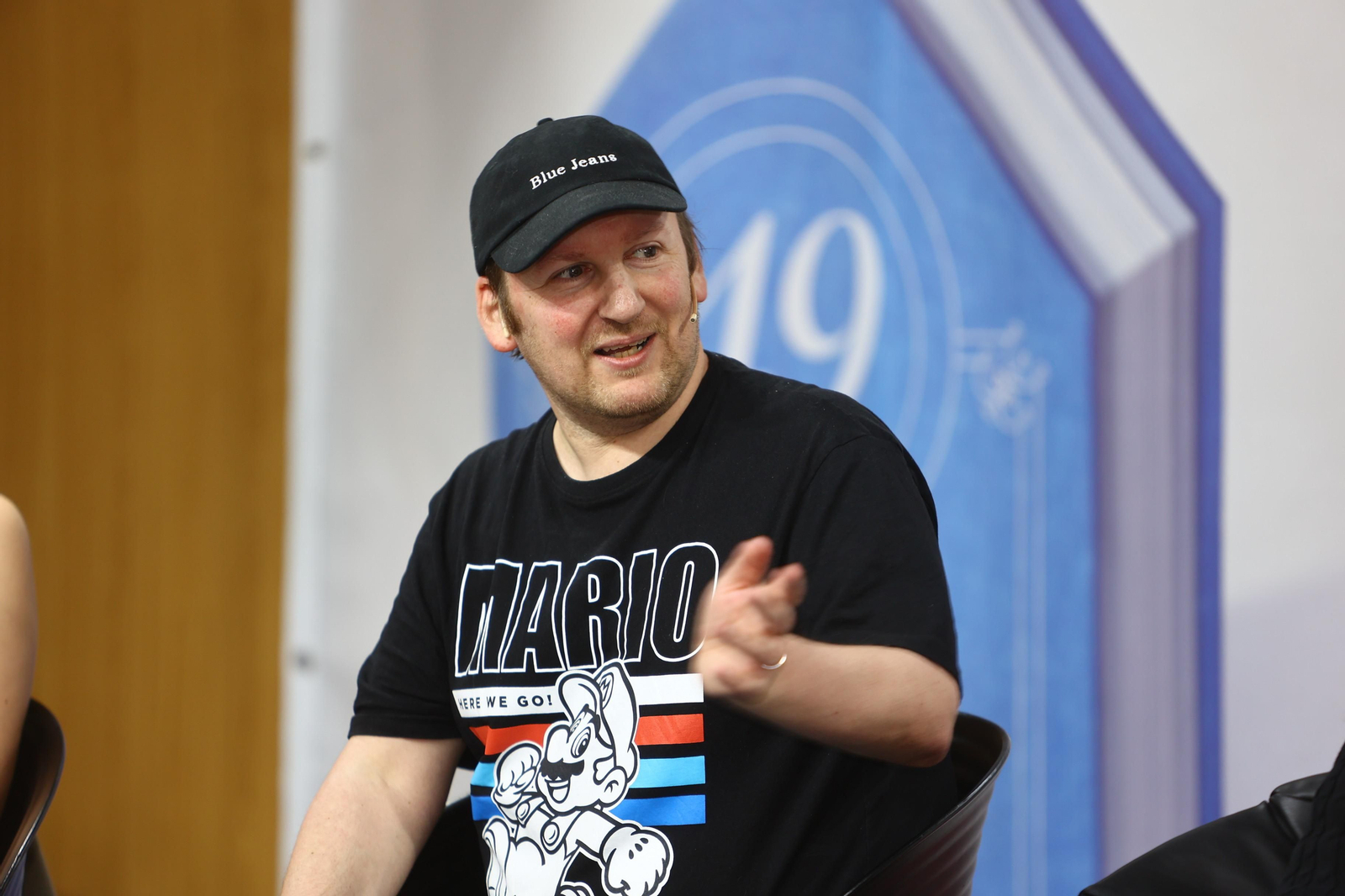 Las imágenes del encuentro con Blue Jeans, Alba Zamora y Raquel Brune en la Feria del Libro de Córdoba