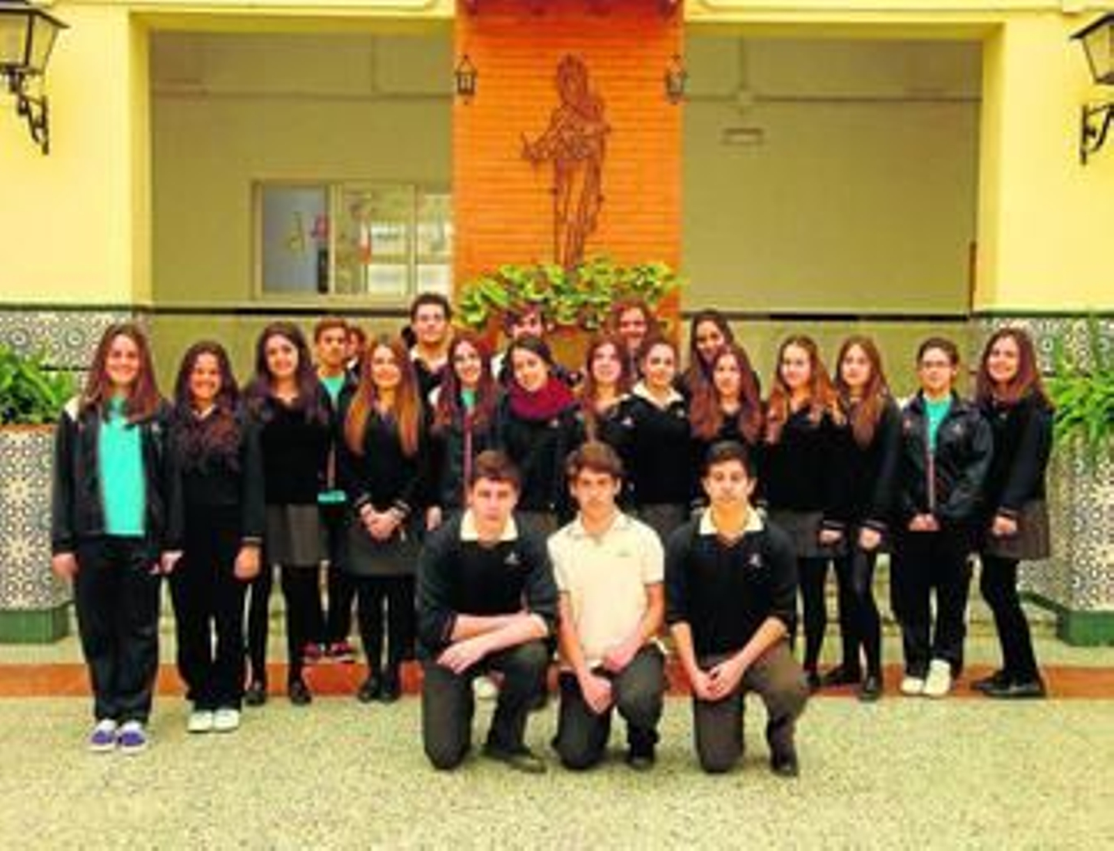 Imagen de los alumnos del colegio María Auxiliadora de Algeciras.
