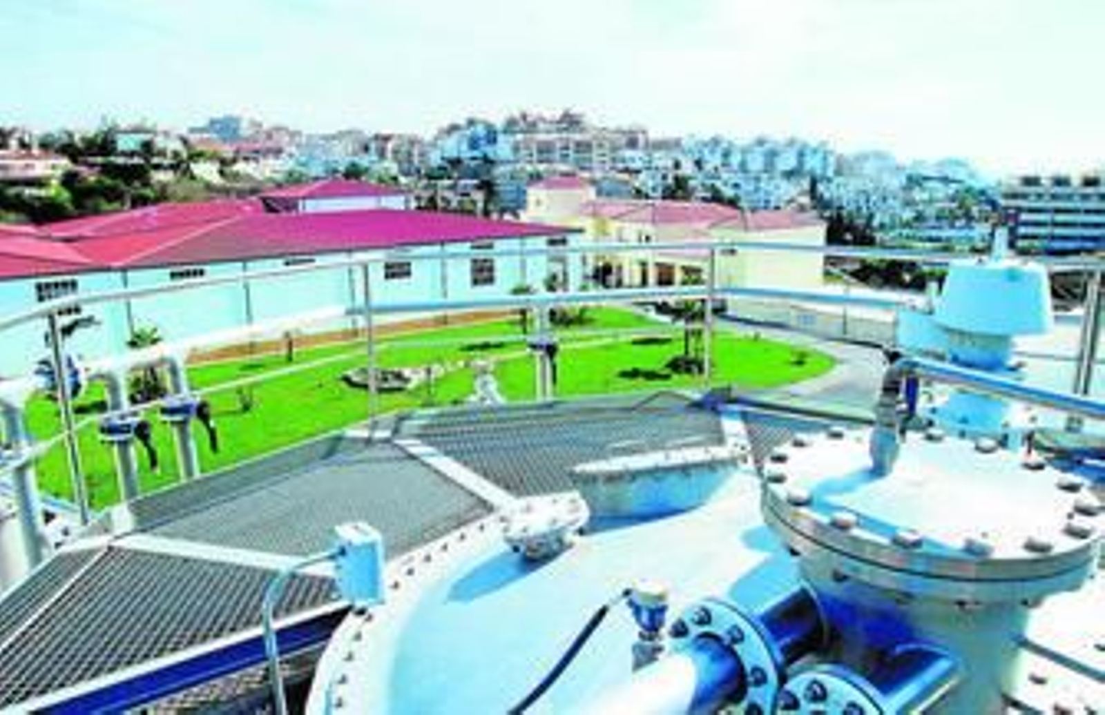 Depuradora de aguas residuales ubicada en el Arroyo de la Miel.