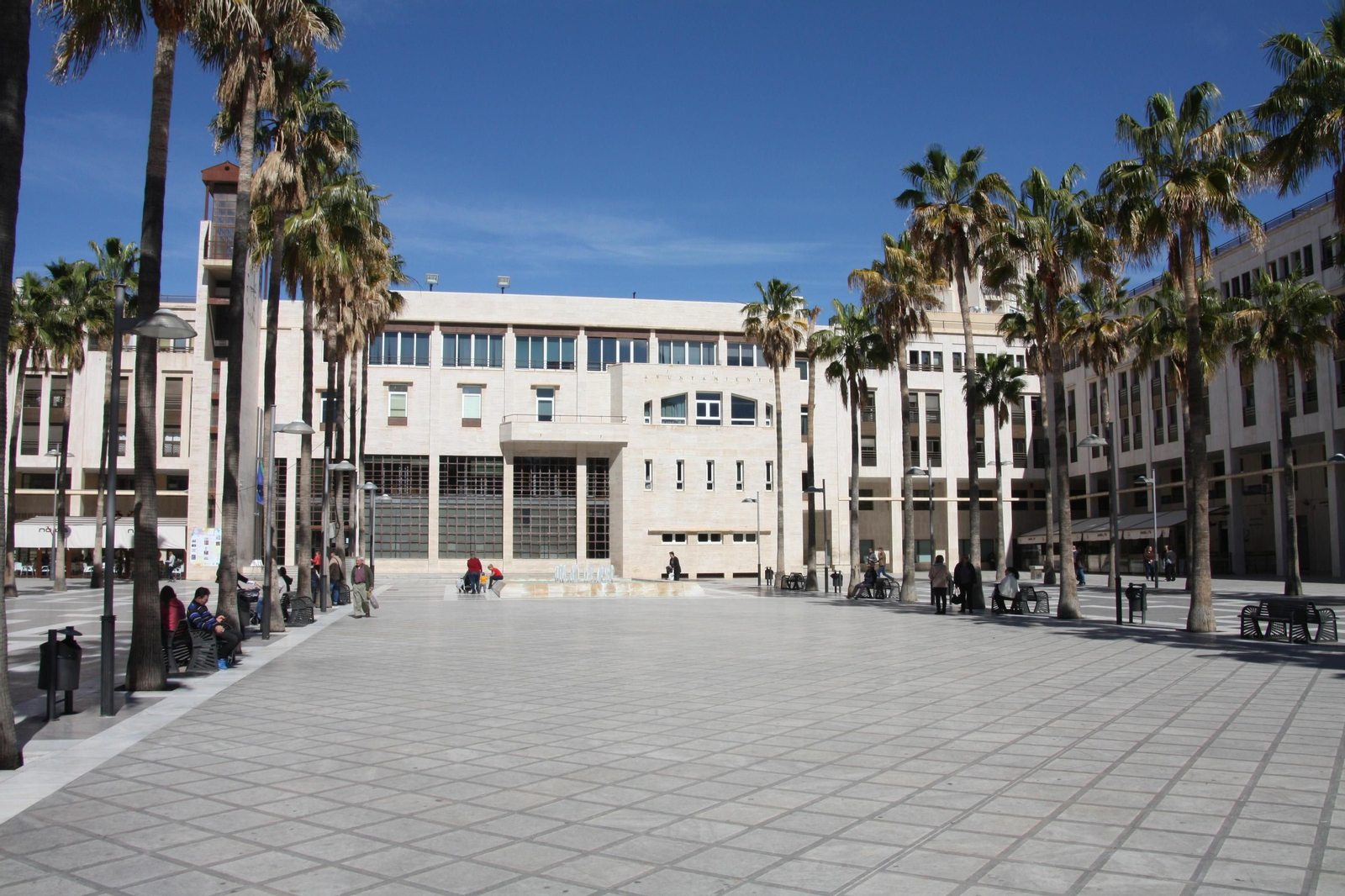 Los trabajos remodelarán las calles del entorno del edificio consistorial.