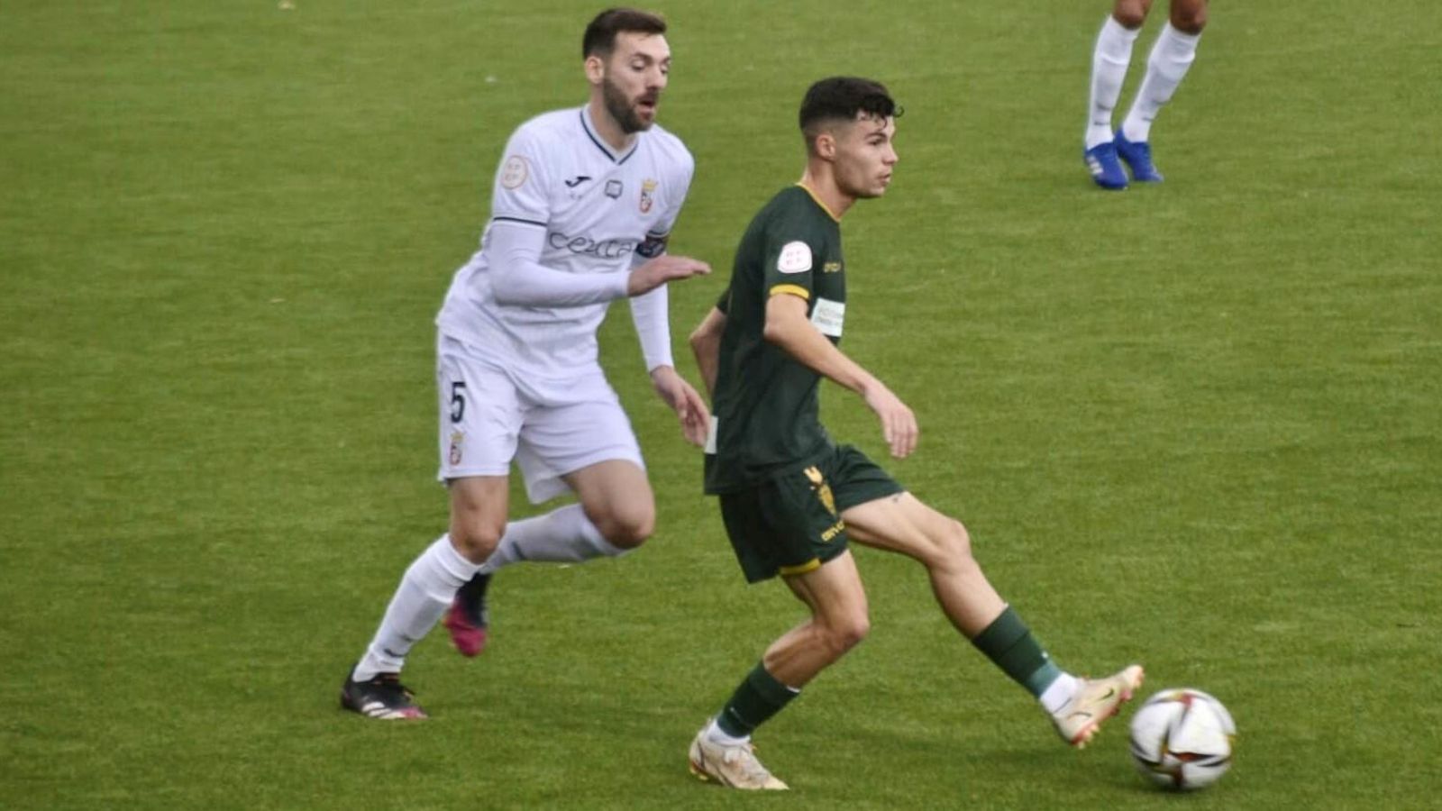 Luismi Redondo, con la camiseta del Córdoba CF, en la visita al Ceuta del curso pasado.