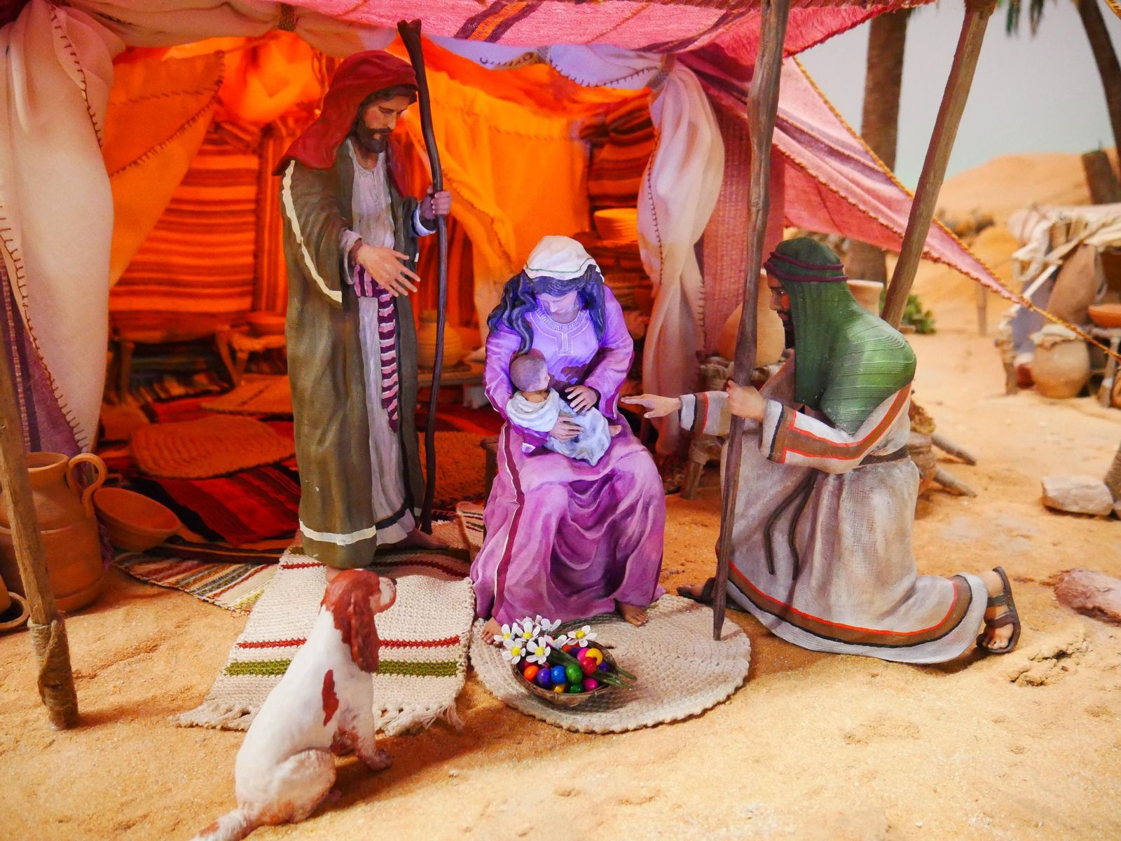 Esta estámpa desértica gira en torno al tradicional Misterio.