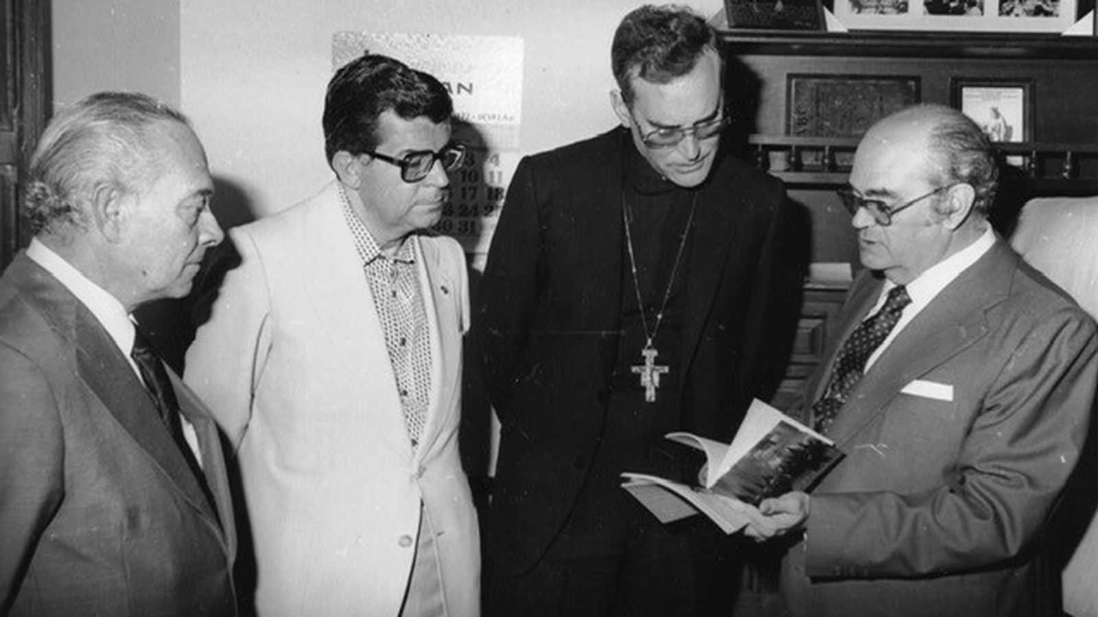 Fray Carlos Amigo Vallejo en su primera visita al Consejo de Hermandades