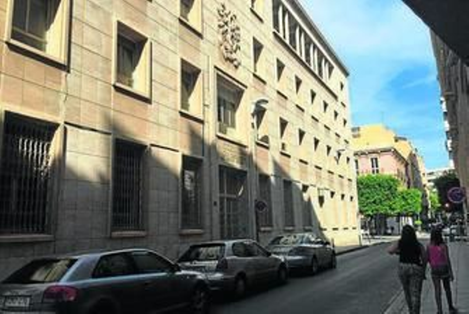 El tipo de licitación del edificio es de 2,6 millones de euros.