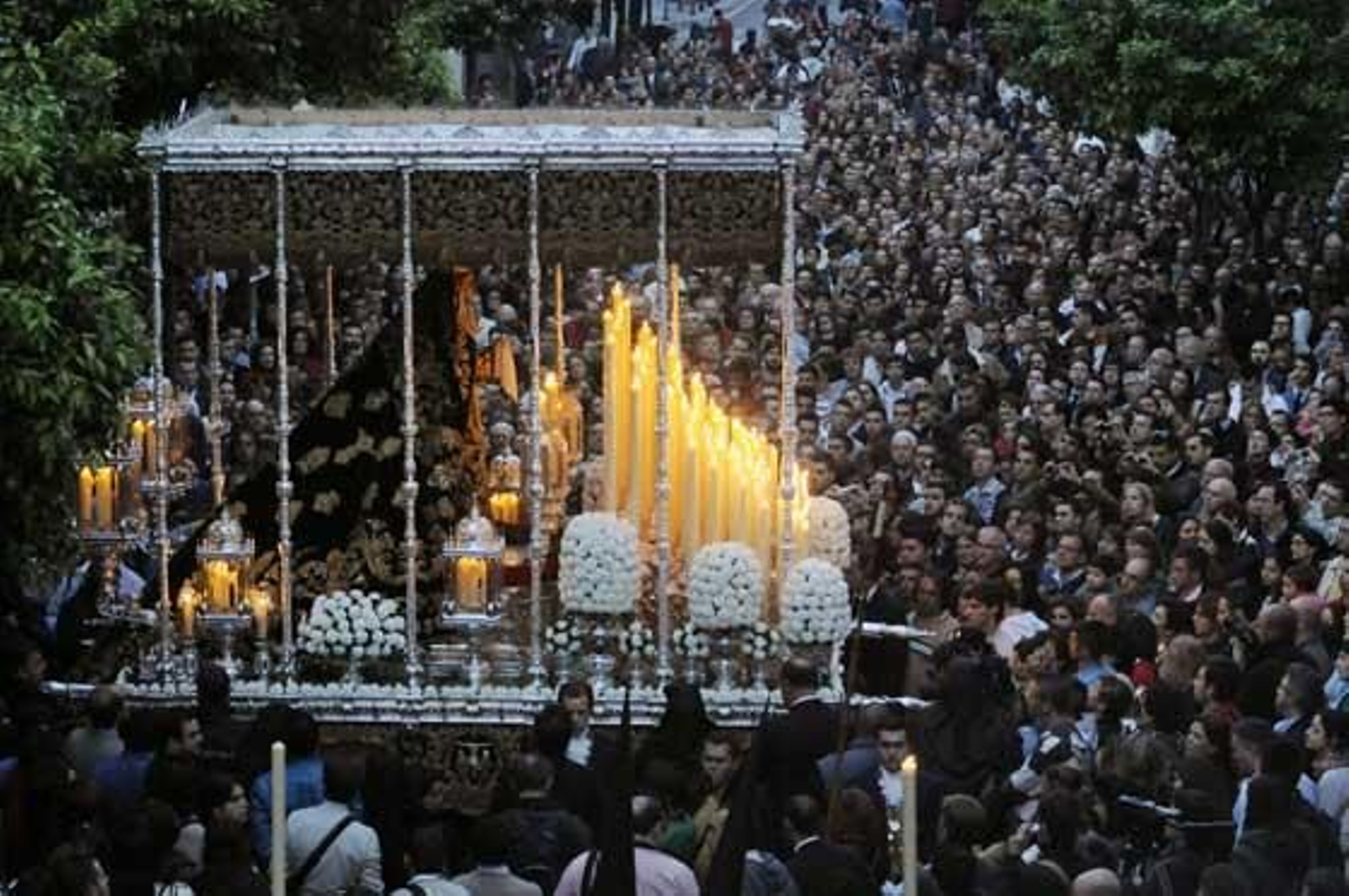 Salida de la Virgen de los Dolores.

Foto: Juan Carlos Vázquez