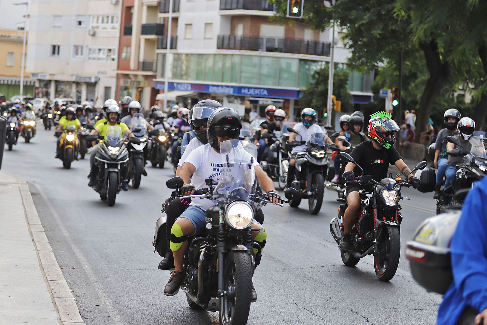 Las motos del club Descubridores toman las calles de Huelva