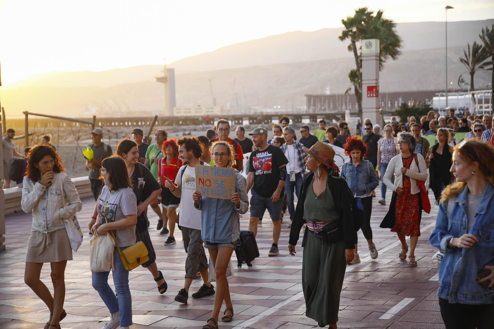 La manifestación "Genoveses sin hotel", en imágenes