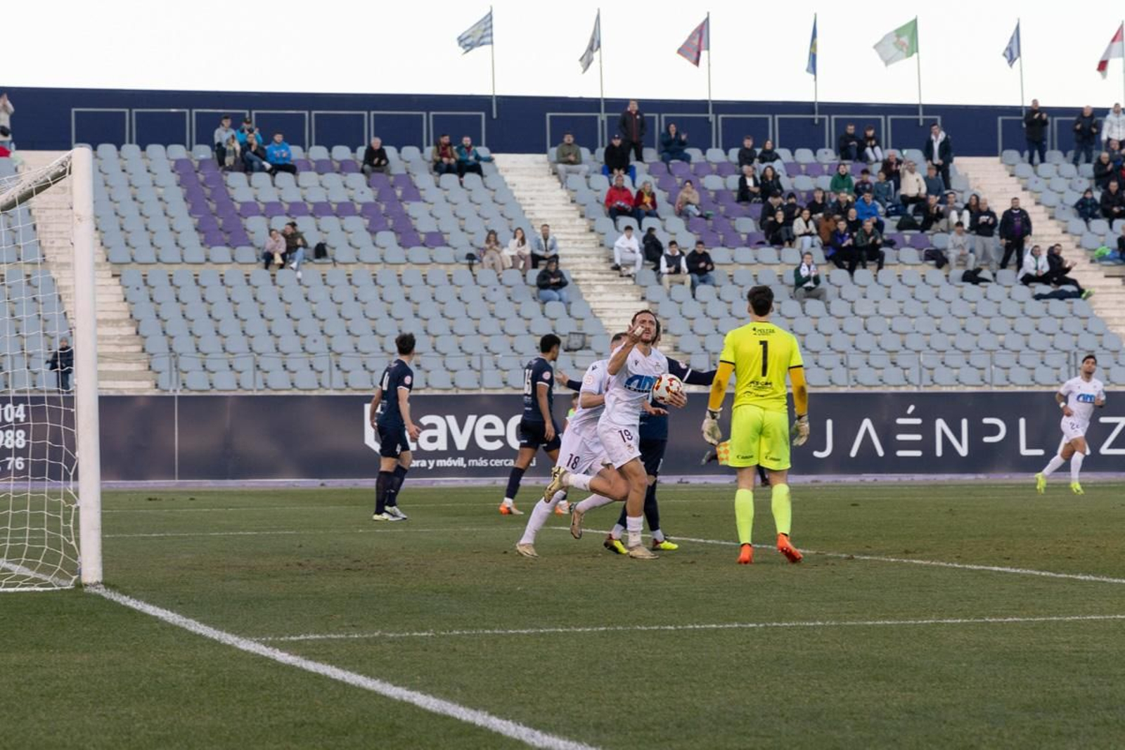 La remontada del Real Jaén al CD Torreperogil, en imágenes