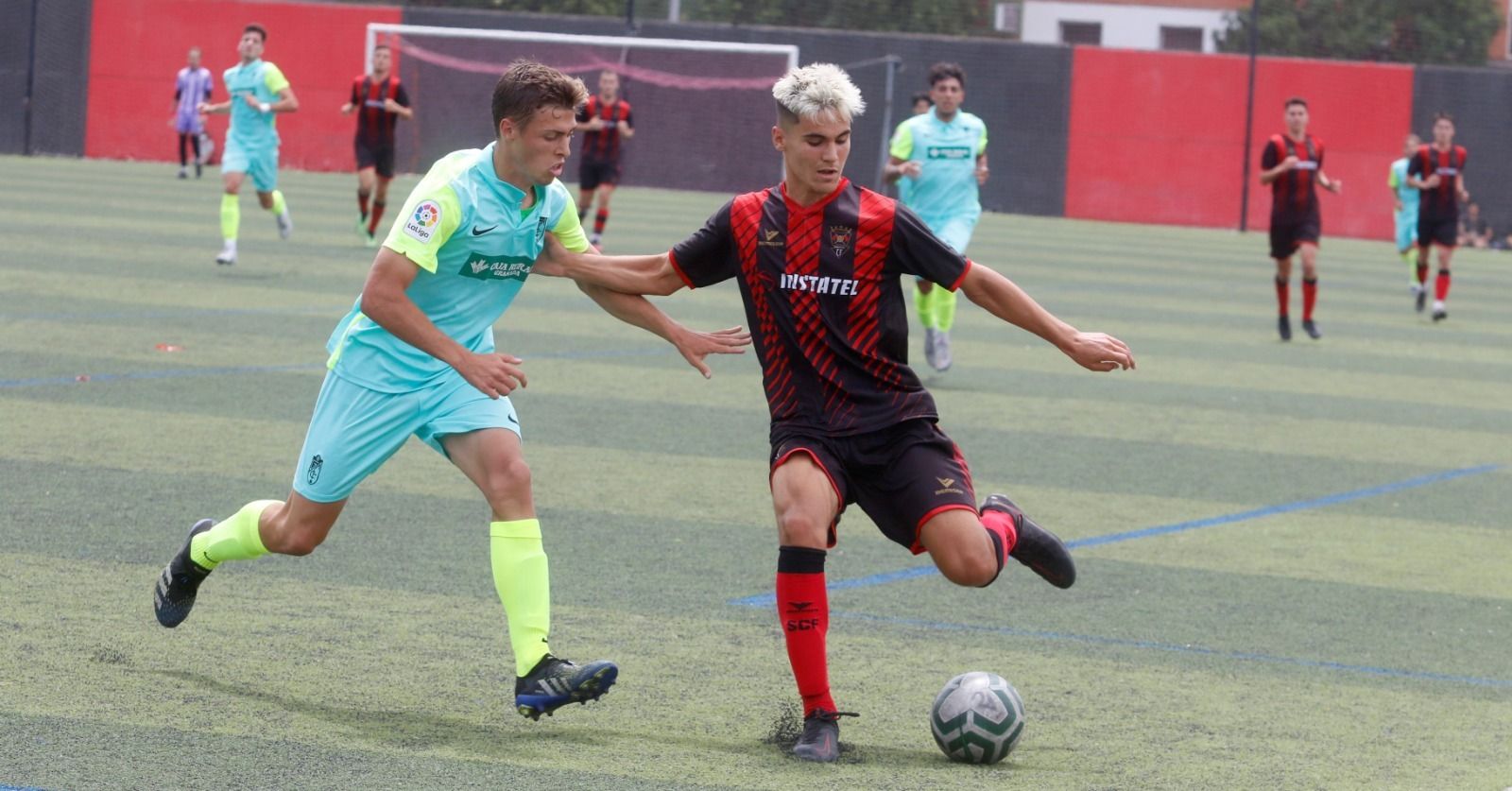 Chupete es presionado por un jugador nazarí.