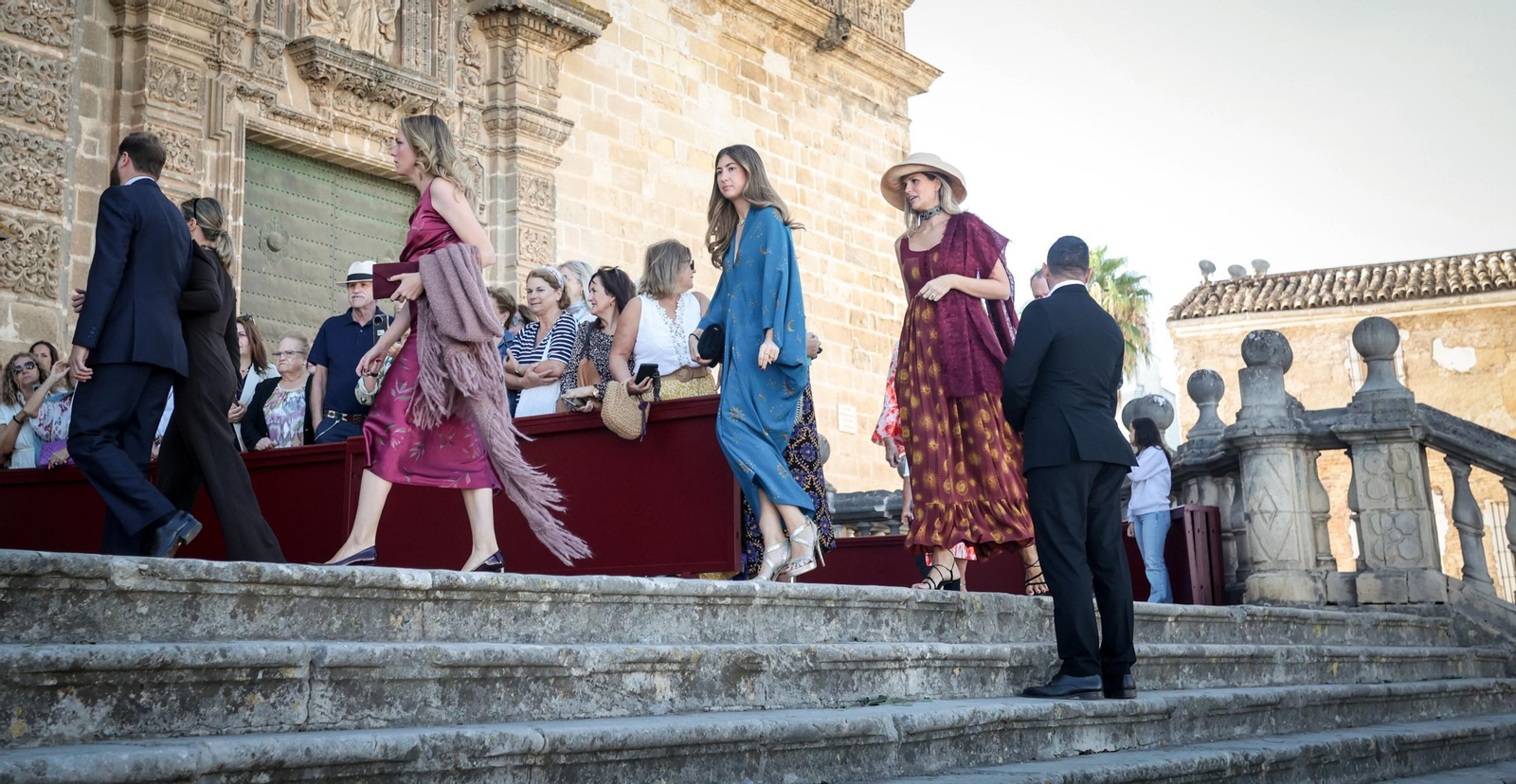 Imágenes de los asistentes a la boda de Ana Cristina Portillo Domecq en la Catedral de Jerez Imágenes de los asistentes a la boda de Ana Cristina Portillo Domecq en la Catedral de Jerez