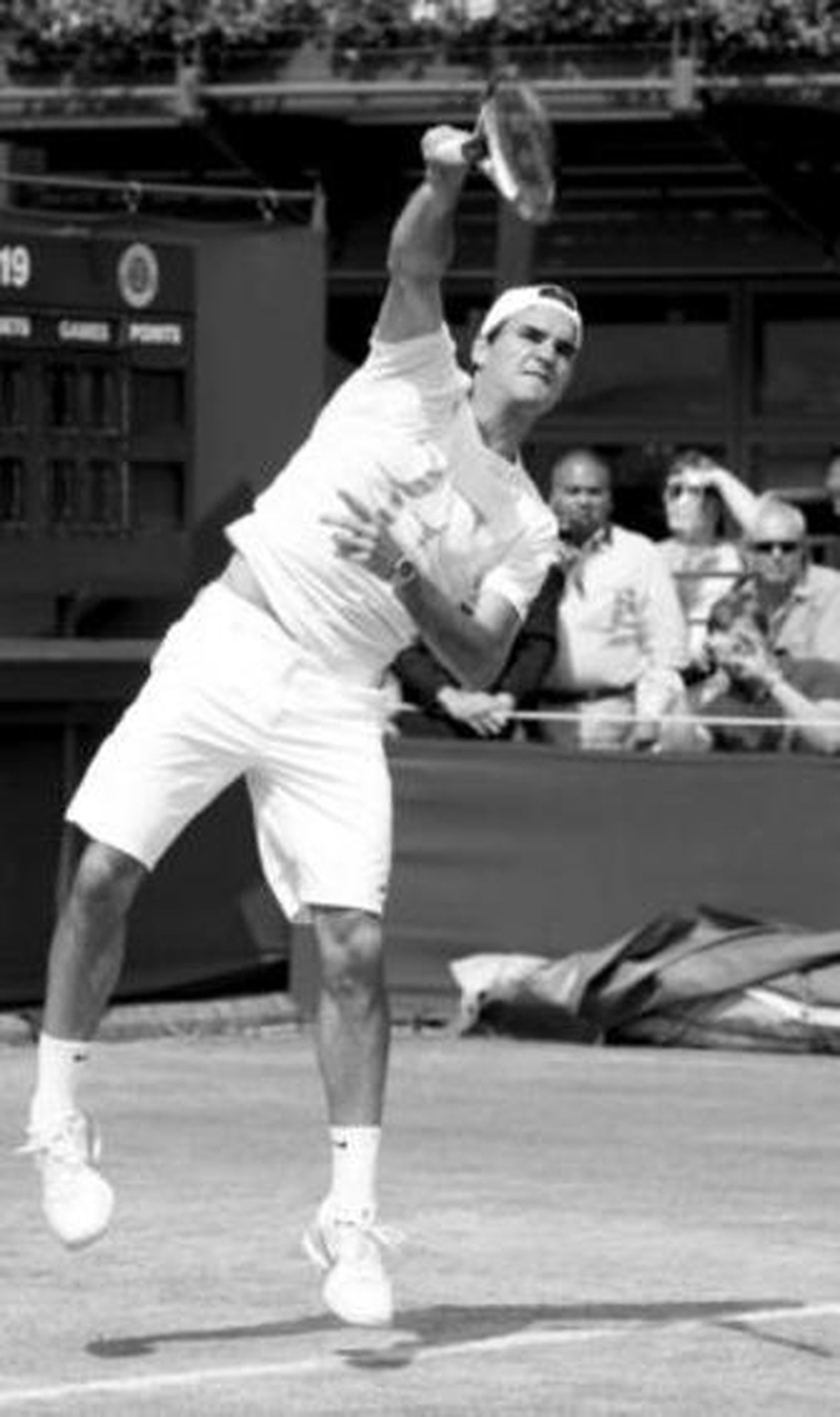 Federer, en el entrenamiento previo al choque ante Roddick.