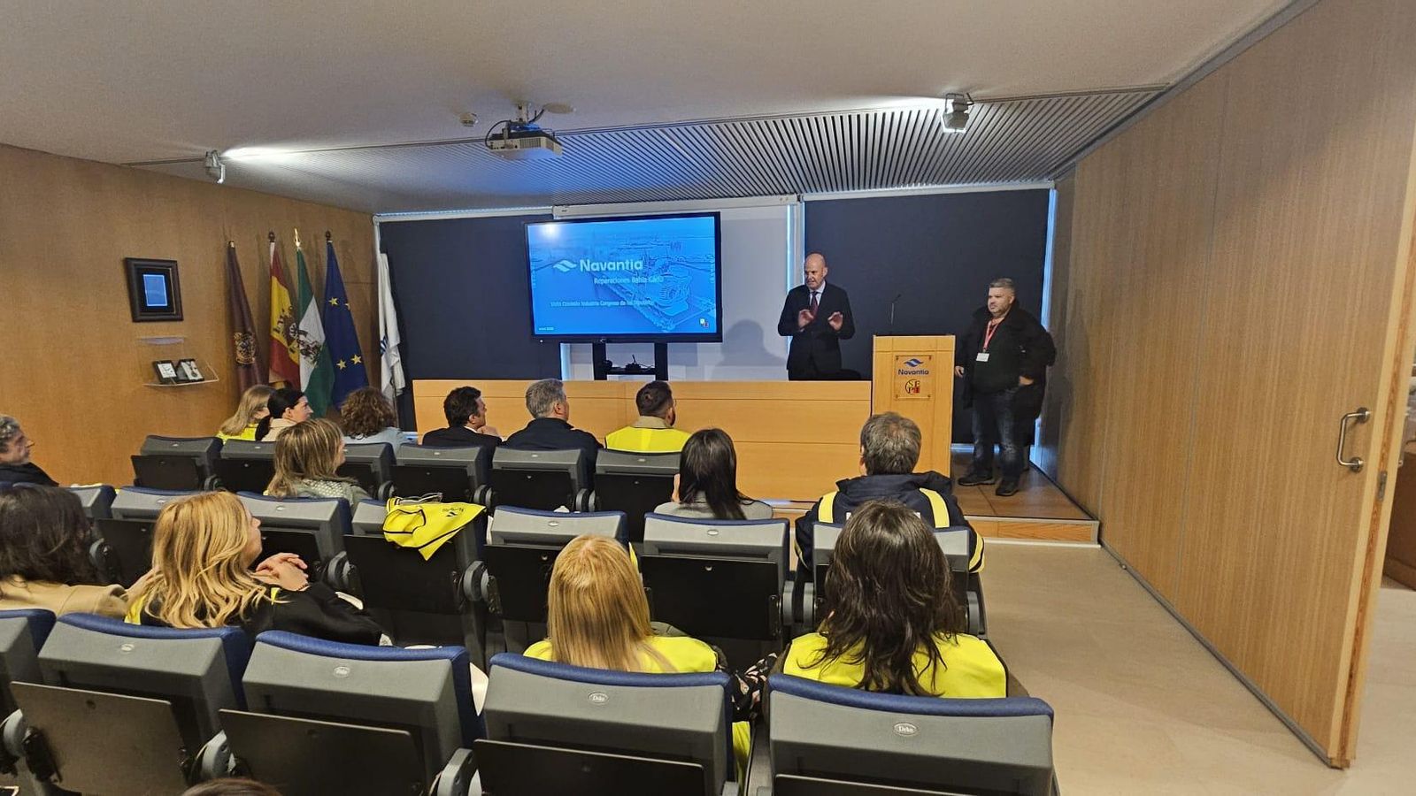 Reunión de la comisión de Industria del Congreso en el astillero de Navantia Cádiz. Reunión de la comisión de Industria del Congreso en el astillero de Navantia Cádiz.