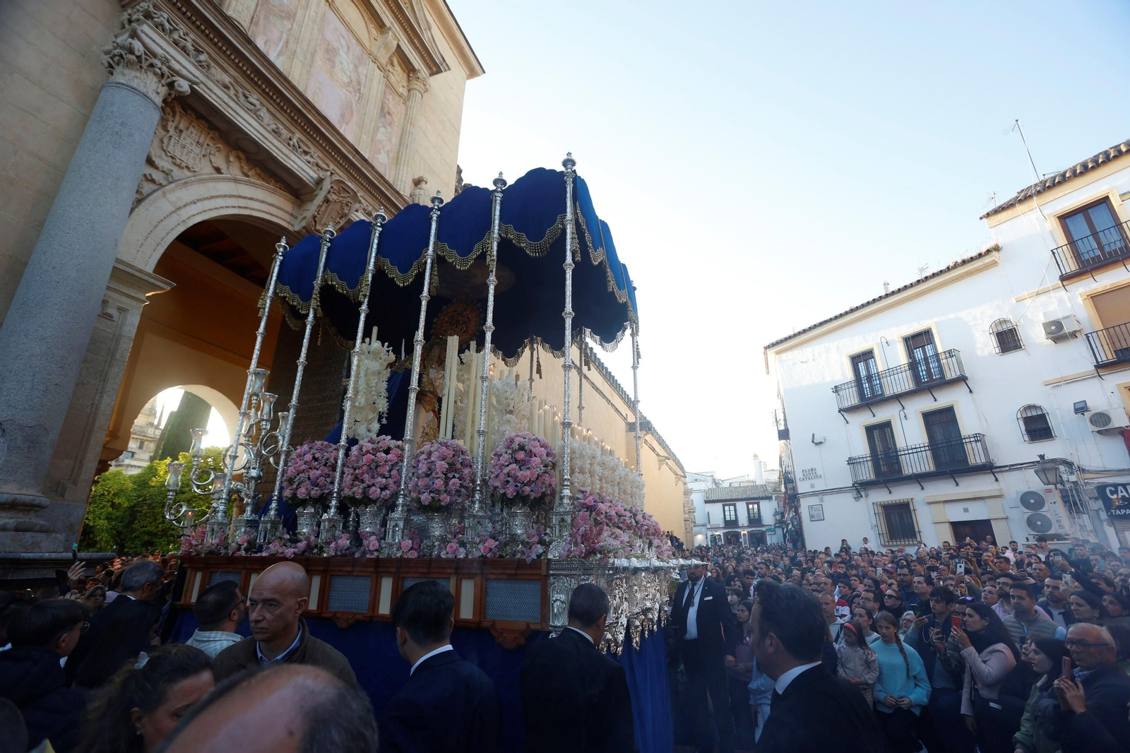 El traslado de la Estrella en este Sábado Santo de Córdoba, en imágenes
