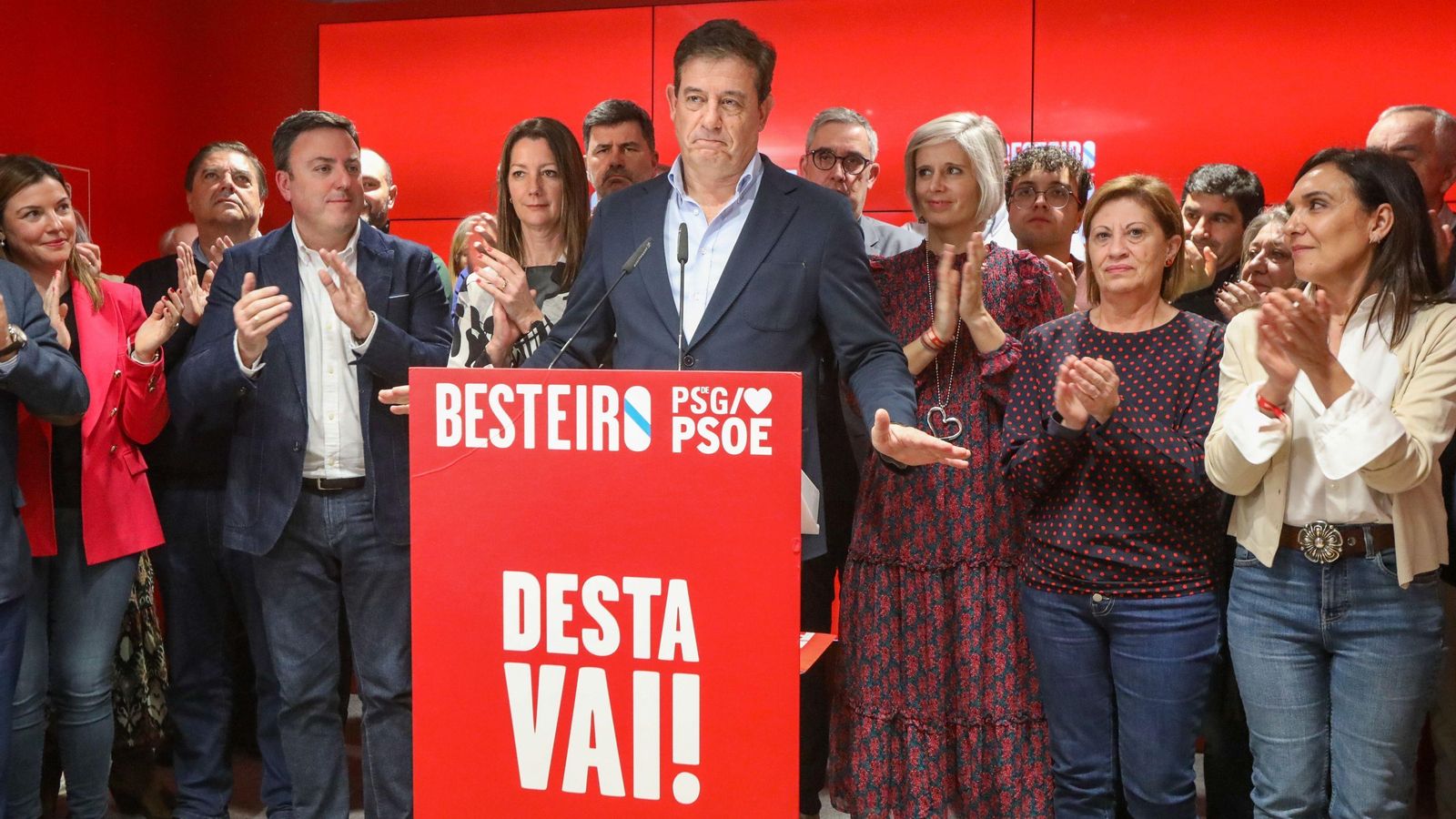 El candidato del PSdeG-PSOE, José Ramón Gómez Besteiro, comparece tras los resultados del 18-F