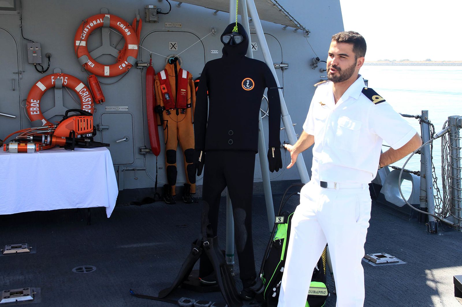 Imágenes de la Fragata Cristóbal Colón F-105