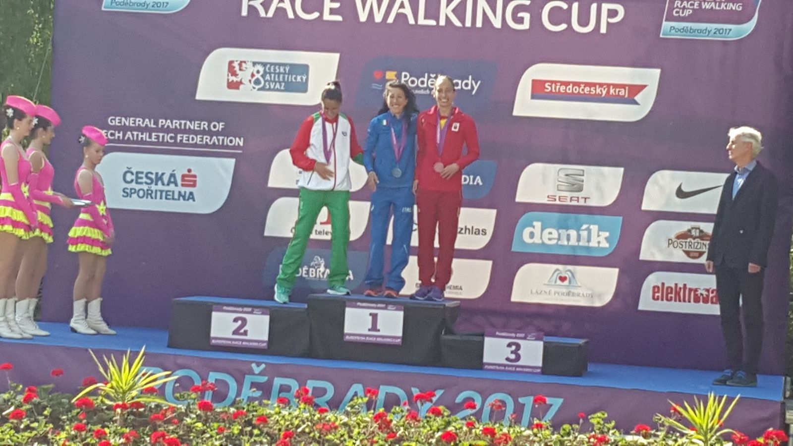 Laura García-Caro, en el podio.