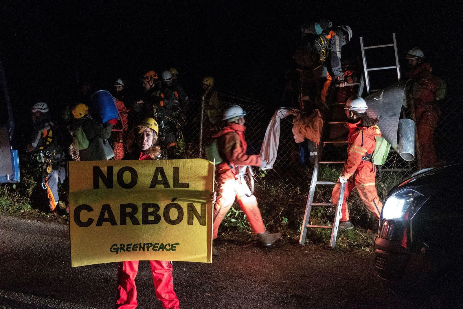Protesta ecologista en noviembre pasado contra el uso de carbón en la planta de Meirama, en Galicia.