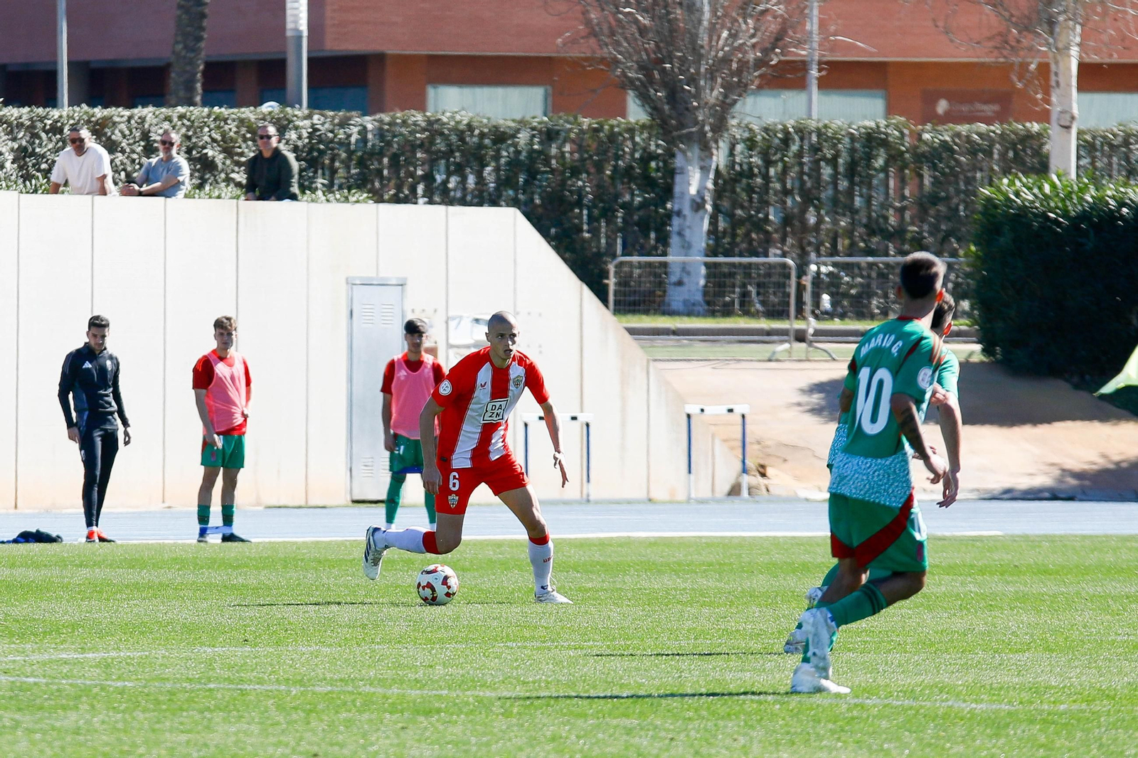 Las imágenes de Segunda RFEF entre Almeria B y recreativo de Granada