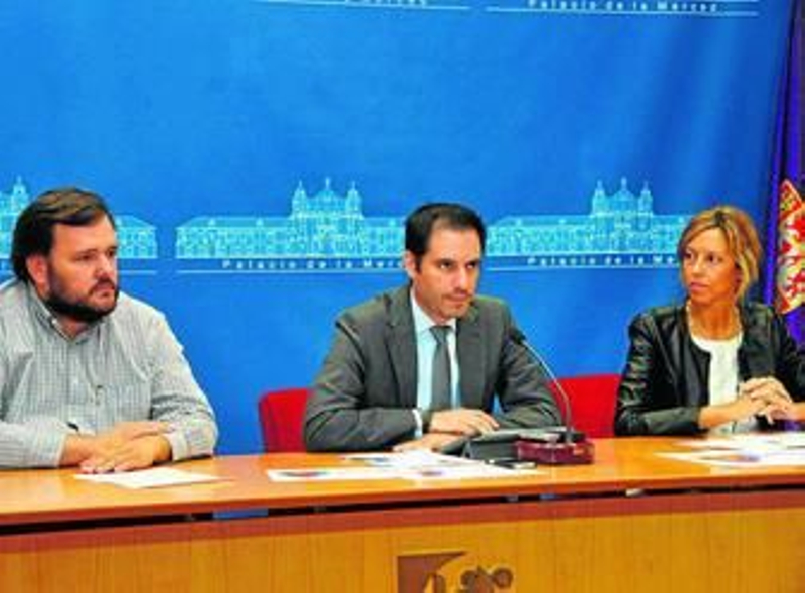 Alfonso de Cabo, Julio Criado y Rocío Márquez, durante la presentación ayer en el palacio de la Merced.