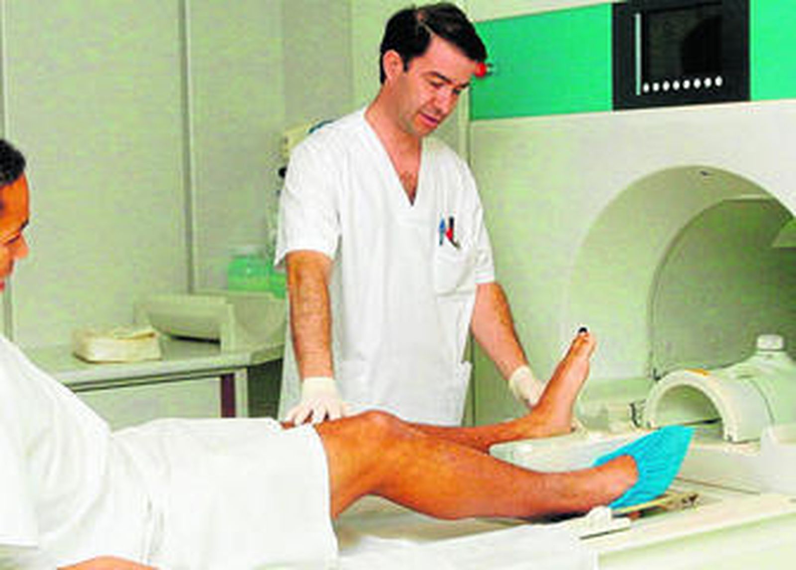 La exploración detallada de pies y manos facilita el conocimiento de la evolución de cada paciente.