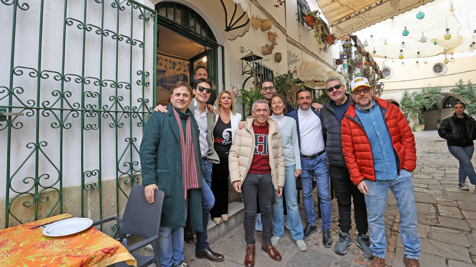 Visita a Jerez de famosos y artistas con el empresario José Luis López y Mamen Sánchez