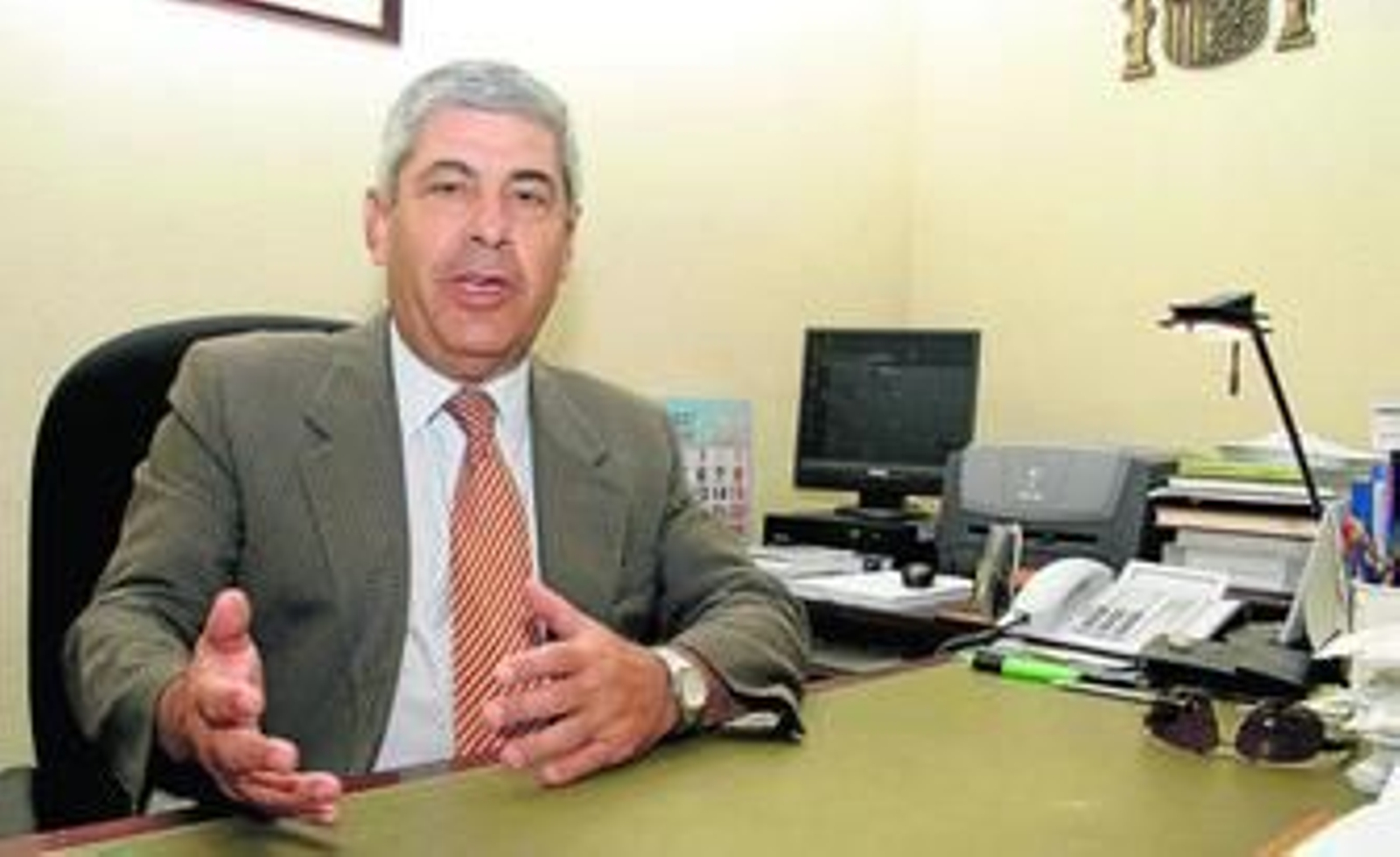 El presidente de la Audiencia de Sevilla, Damián Álvarez, en una imagen de archivo en su antiguo despacho.