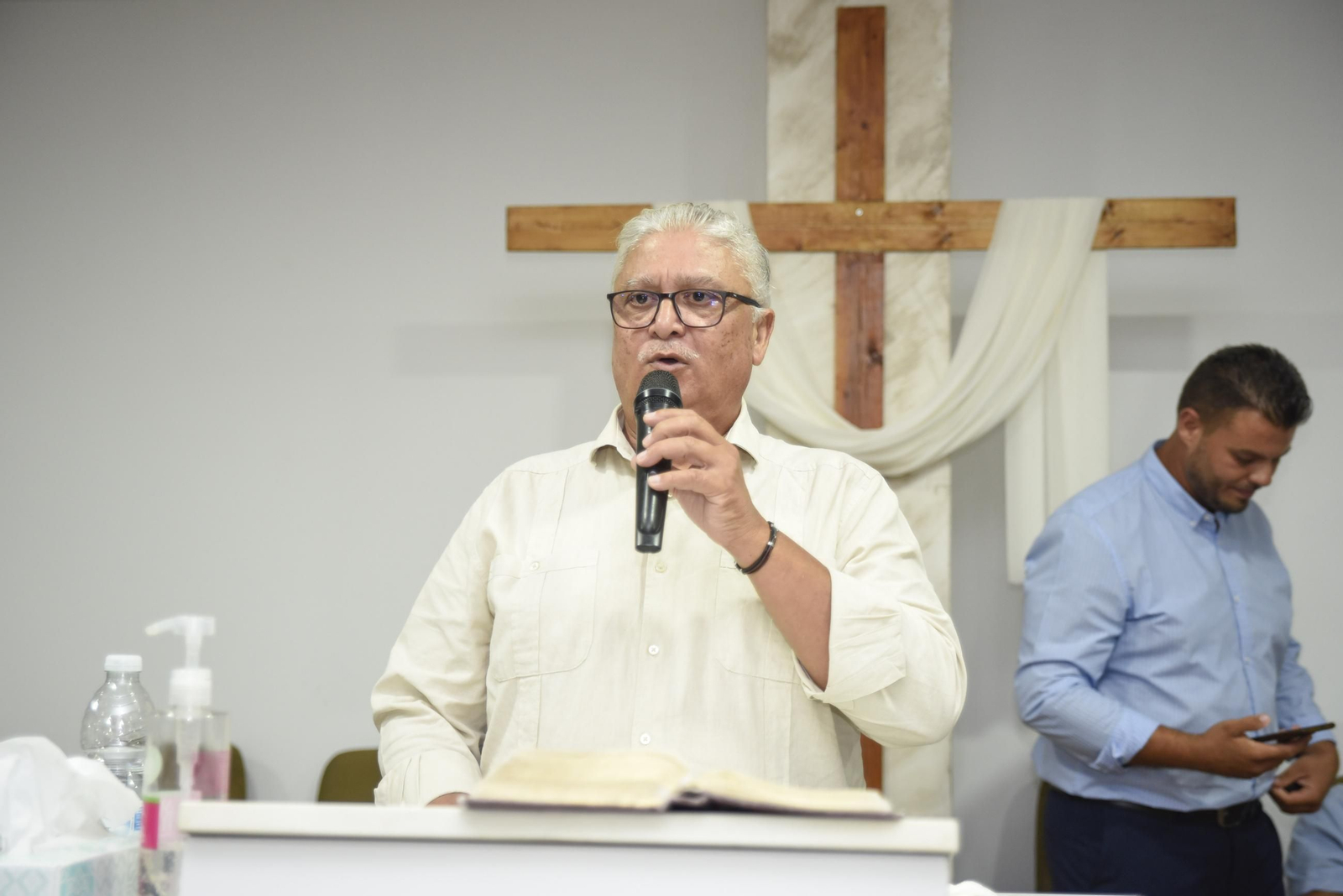 Las fotos de la misa cantada de la iglesia evangélica Ebenezer de La Línea