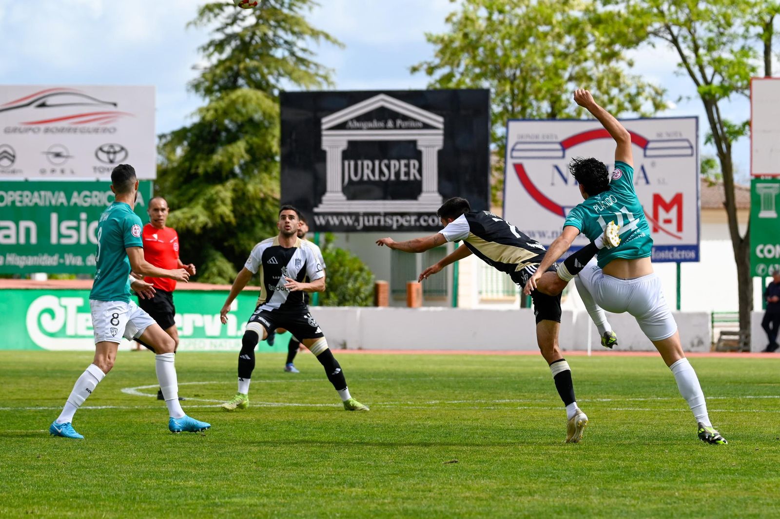 La derrota del Xerez CD en el Romero Cuerda ante el Villanovense en imágenes
