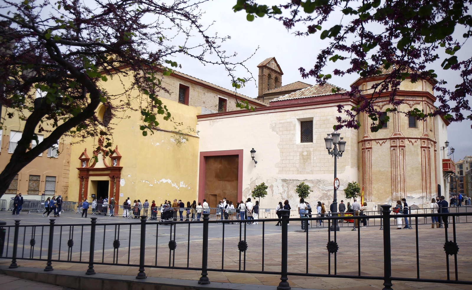 Las fotos del Lunes Santo en Málaga: la devoción en el barrio de La Trinidad