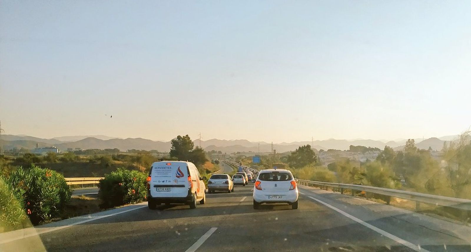 Caravana de coches este lunes para acceder al PTA