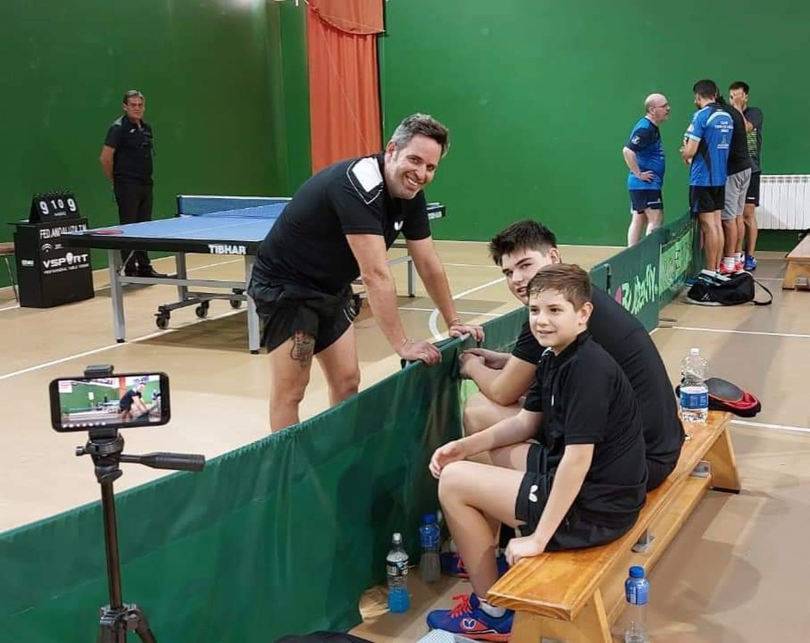 El CTM Portuense inicia la liga de Primera con una importante victoria a domicilio.