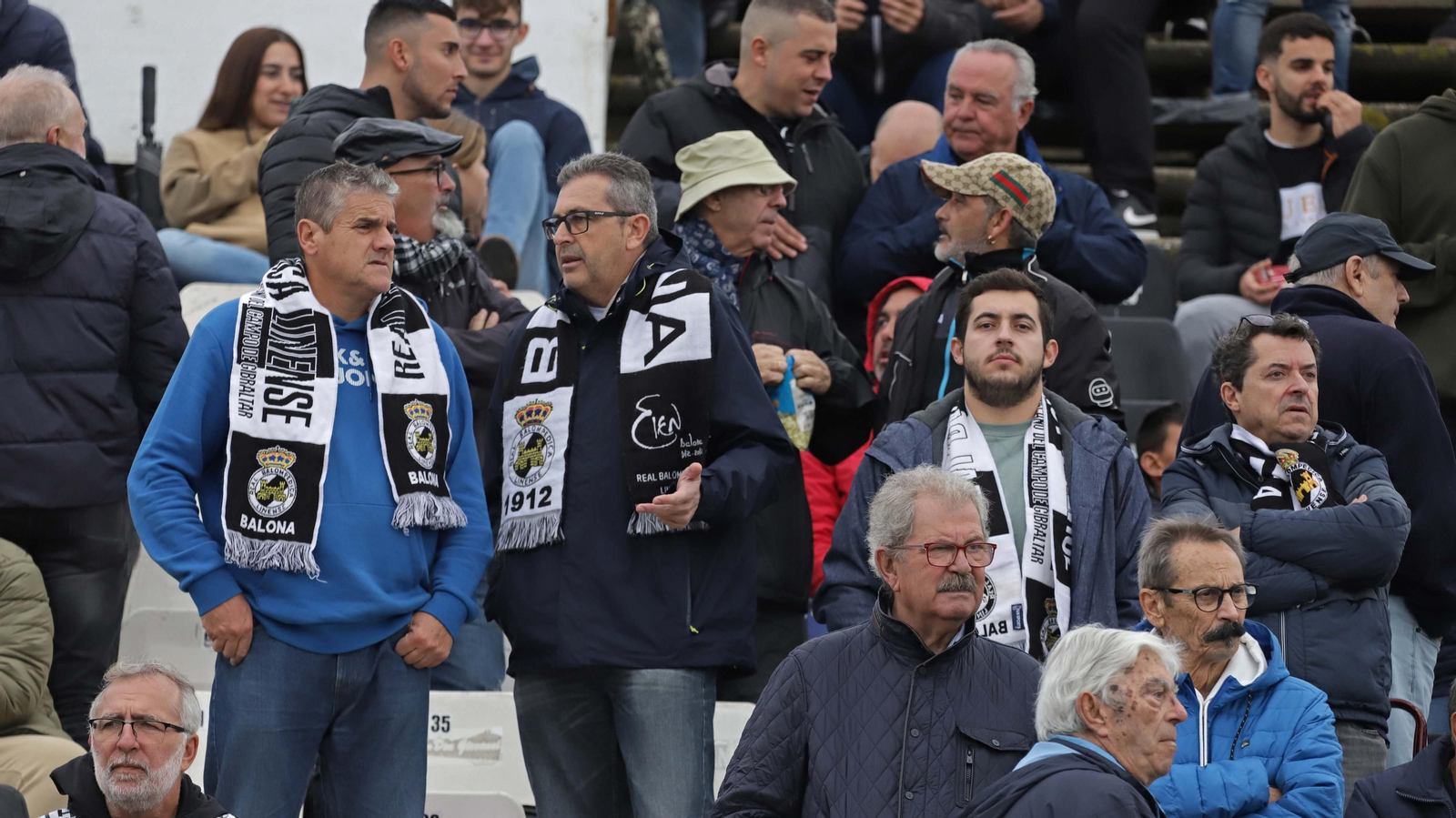 Fotos de la afición en el estadio municipal de La Línea