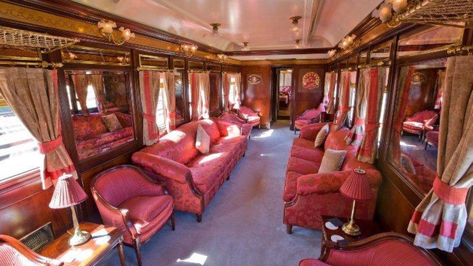 Salones del tren Al-Andalus.