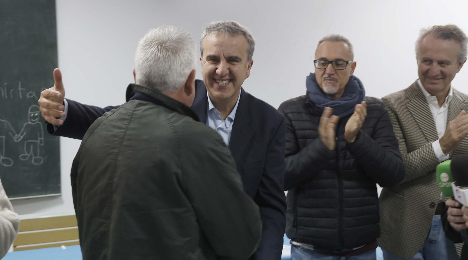 Las fotos de la entrega de la medalla de oro de la Asociación Fuerte de Santa Bárbara al padre José Villén