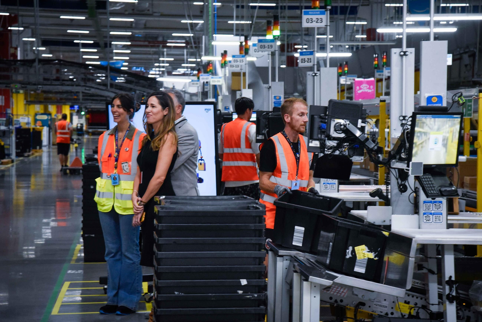 Quinto aniversario del centro de Amazon en Dos Hermanas