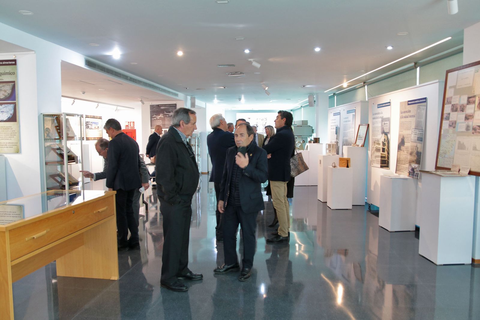 La exposición 'Historia de la medicina almeriense', en la UAL