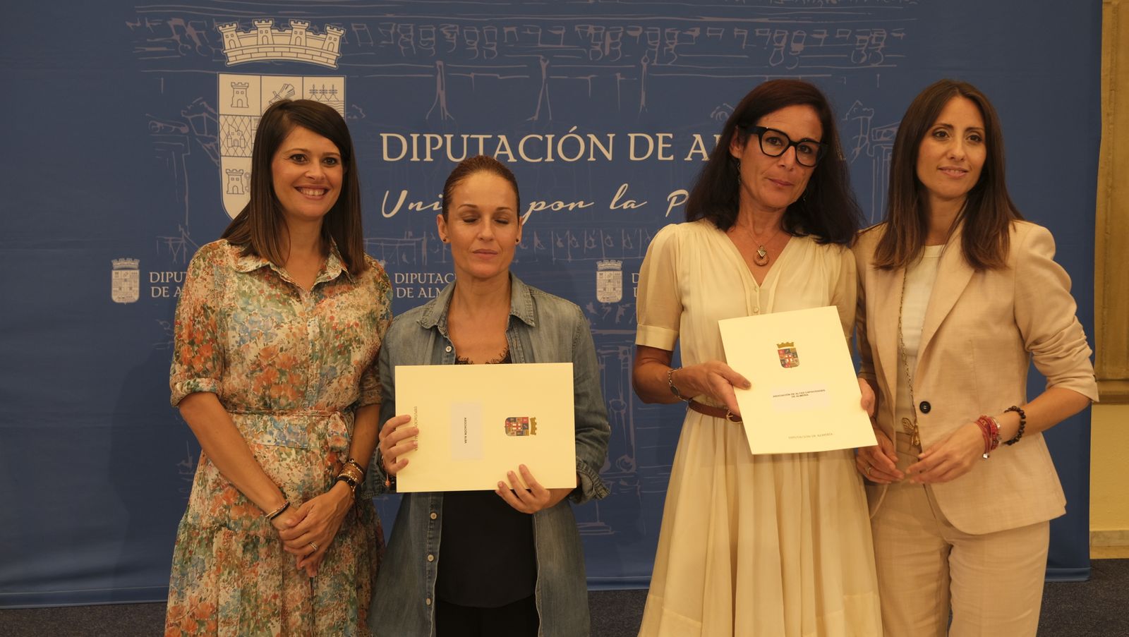 Entrega de ayudas a colectivos sociales en la Diputación de Almería