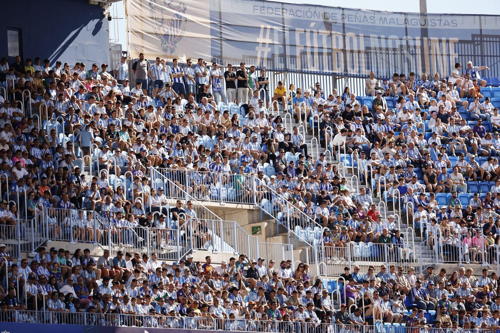 Búscate en las gradas de La Rosaleda durante el Málaga-Andorra