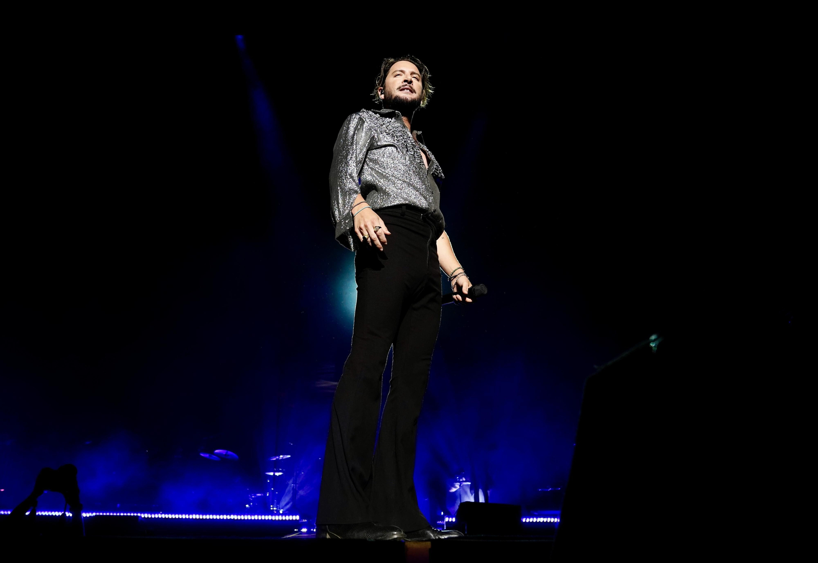 Manuel Carrasco conquista con sus 'flechas de amor' a Granada