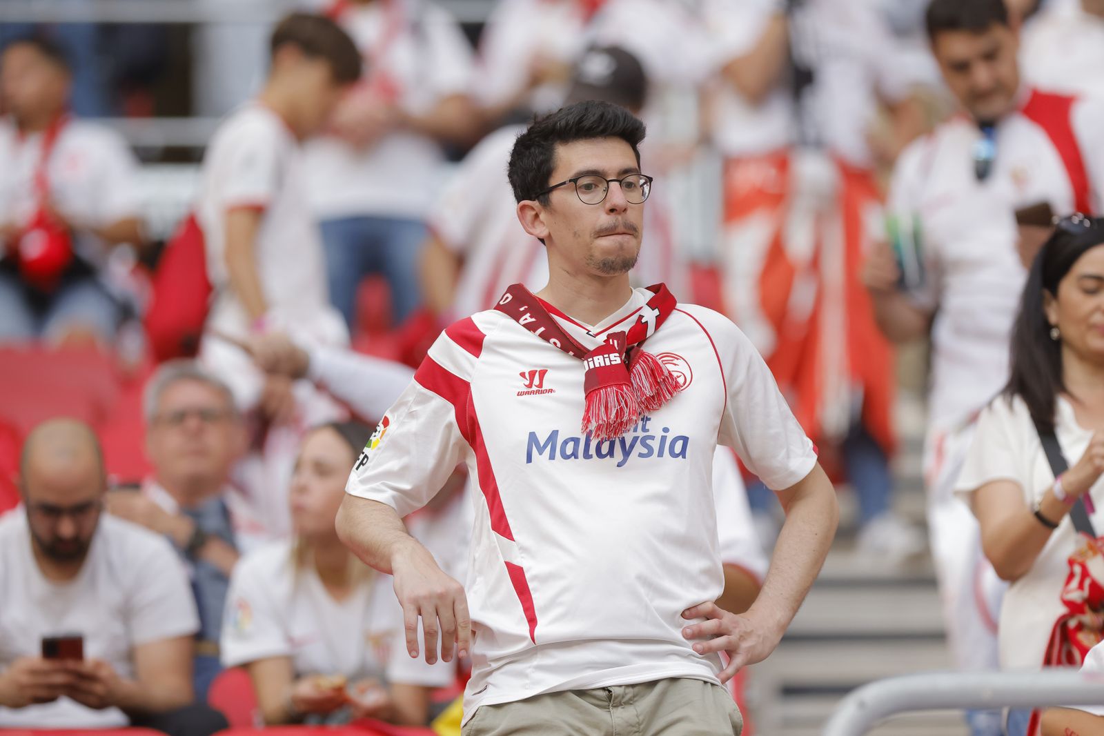 Búscate en las fotos del Sevilla-Roma