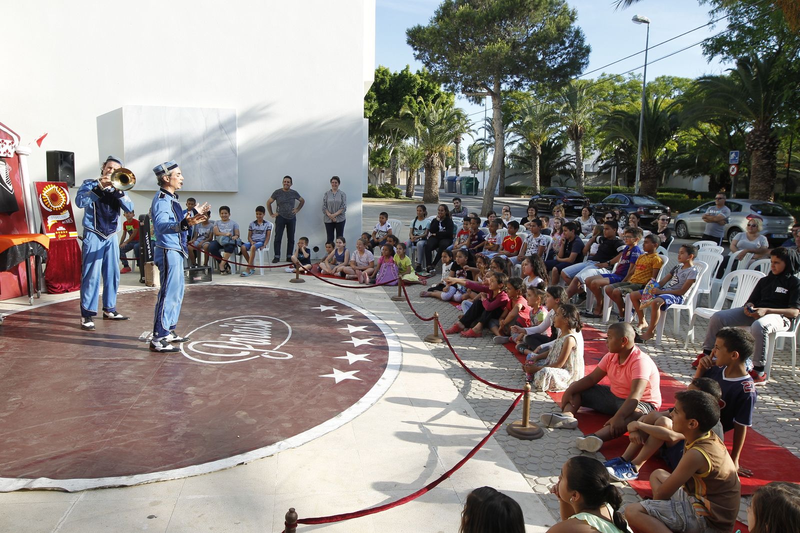 Fotogalería Festival de Teatro de El Ejido. Obra "A Su Servicio". Las Norias