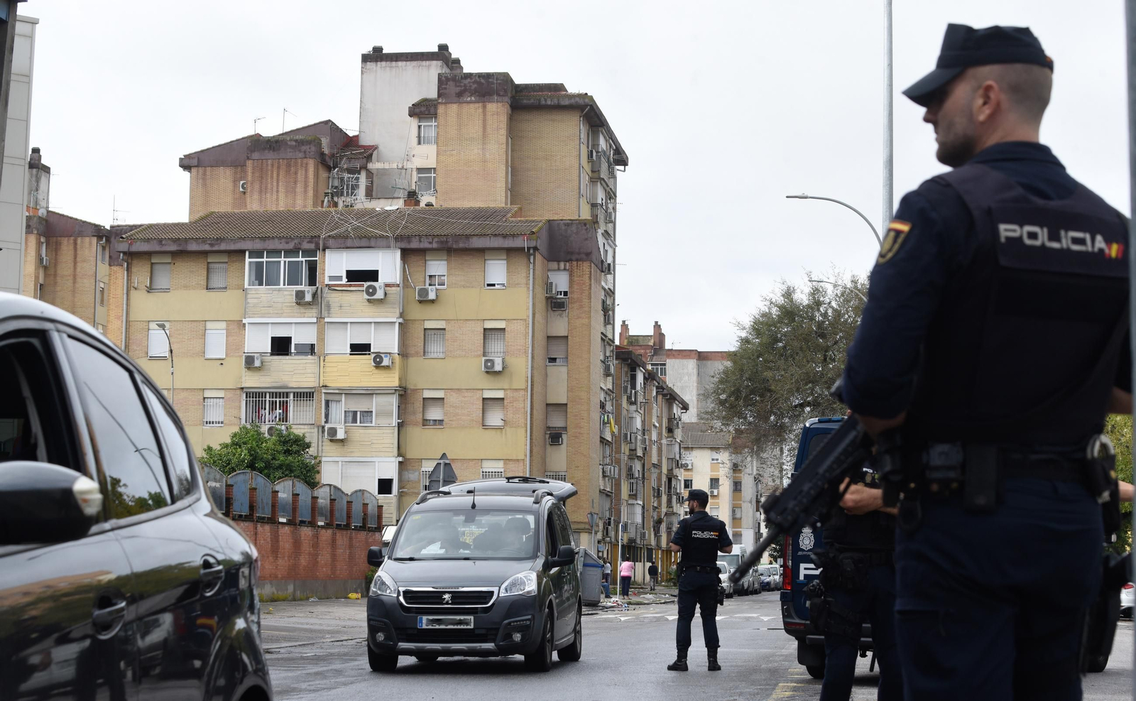 Macrorredada de la Policía Nacional en las Tres Mil Viviendas tras los tiroteos con armas de guerra