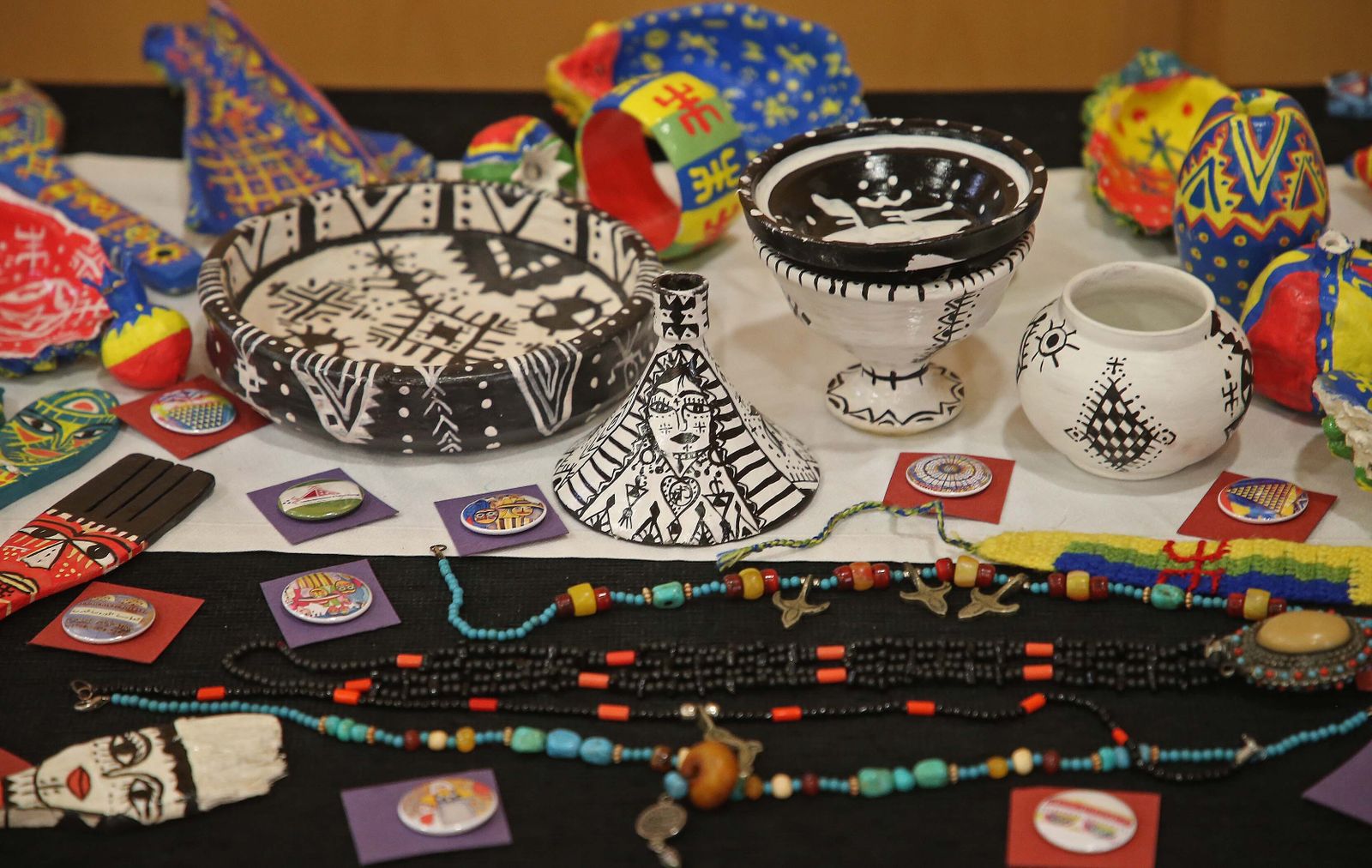 Fotos de la exposición de Zahira Tigtate en Algeciras