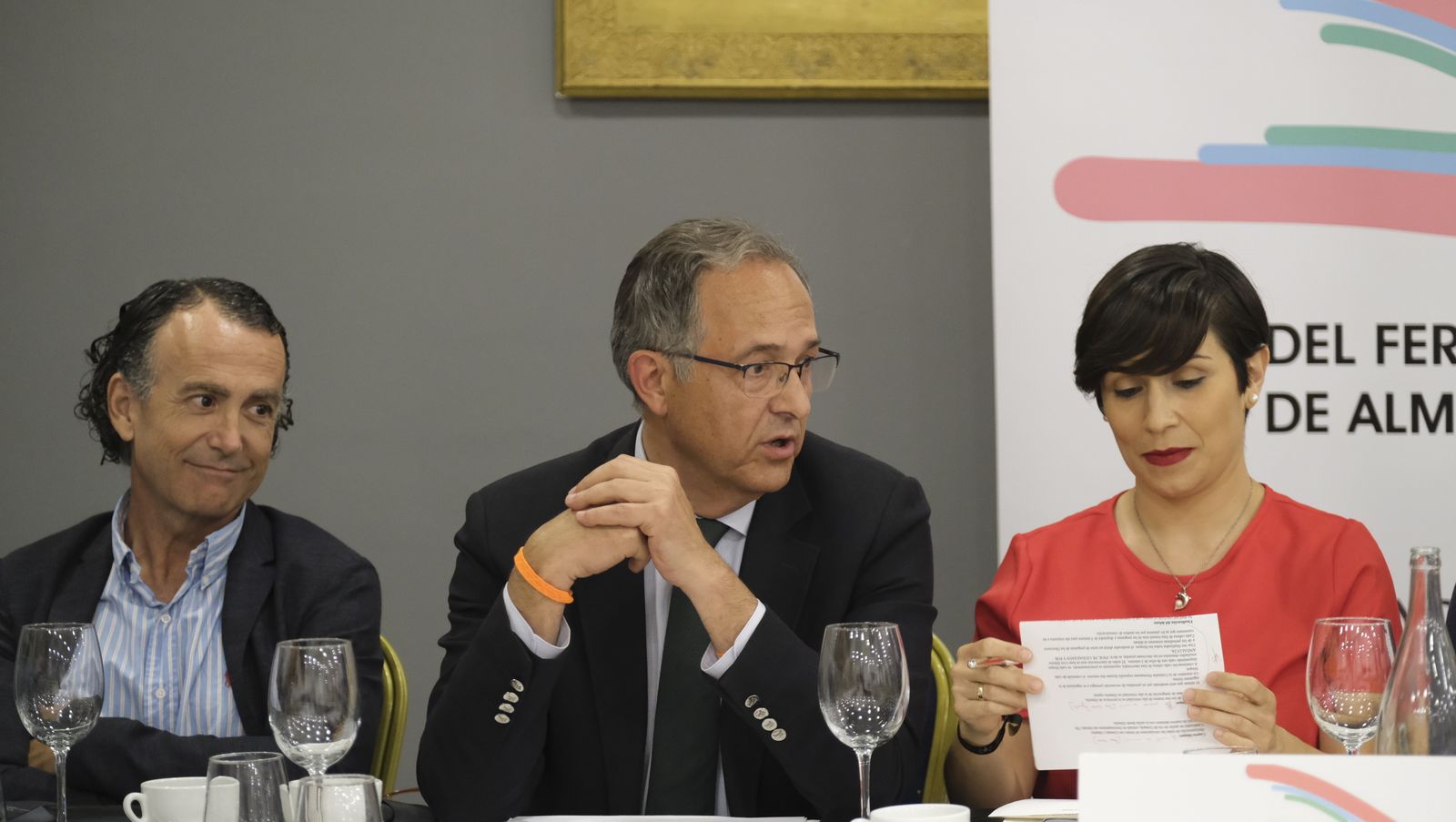 Imágenes sobre el debate del ferrocarril en Almería,  en la campaña electoral andaluza