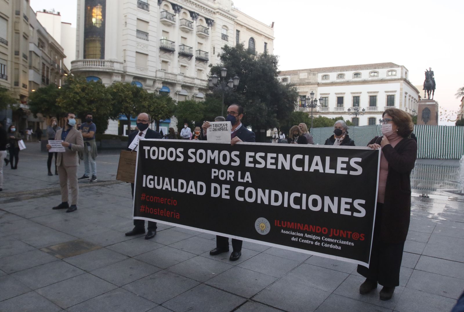 La manifestación de los comerciantes del Centro de Córdoba en fotografías