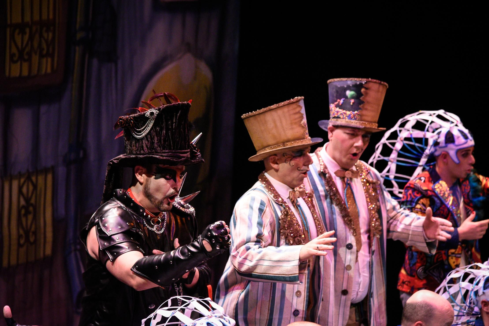 Imágenes del coro Así soy yo (Final del Carnaval Colombino de Huelva)