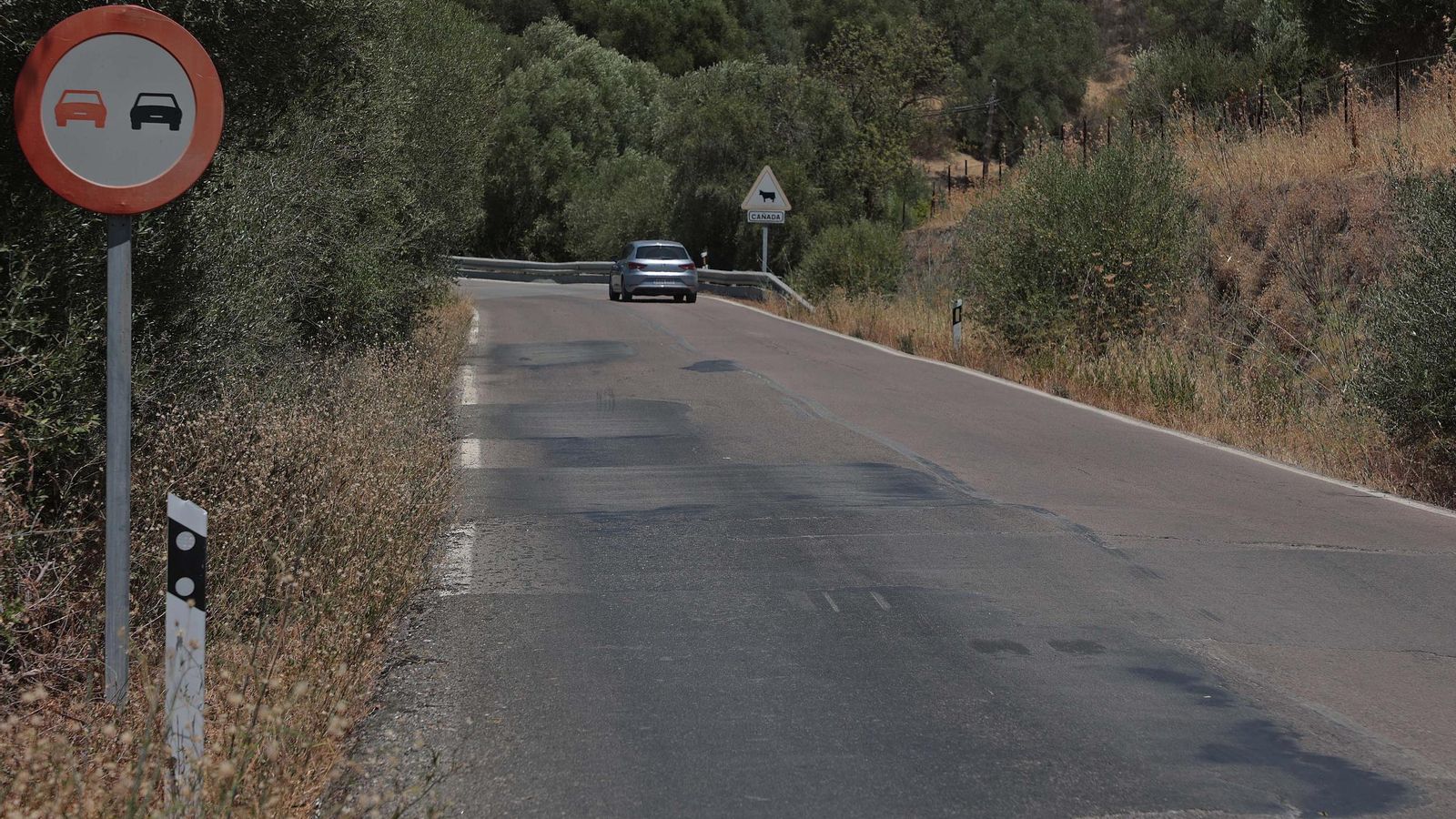 Imágenes de los desperfectos de la A-405 en Jimena.
